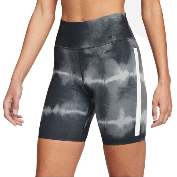 Nike Size M Black & Grey One Luxe 7 Inch Inseam Athletic Gym Bike Shorts - Picture 1 of 7